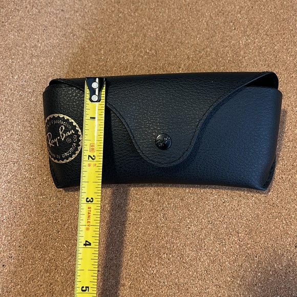 Black Ray-ban glass case only, not including wipe - Picture 9 of 9